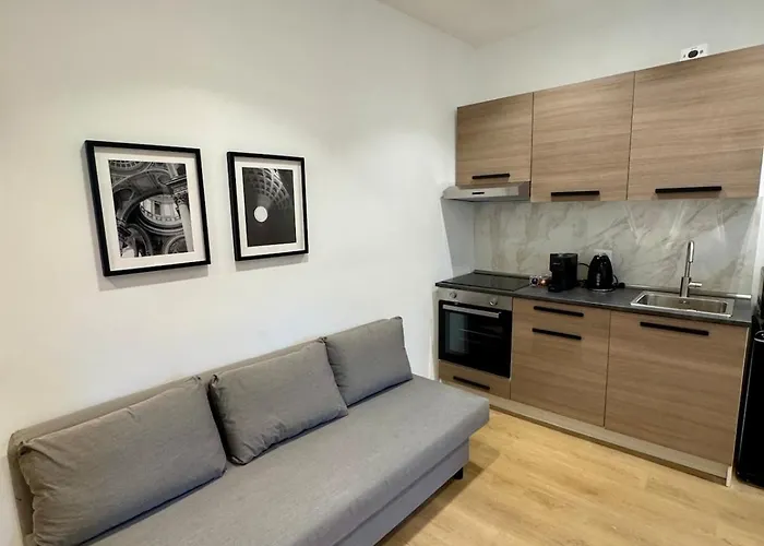 Scala 37 Interno 2, Trastevere,