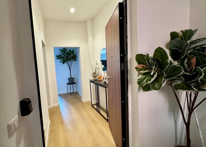Scala 37 Interno 2, Trastevere, *